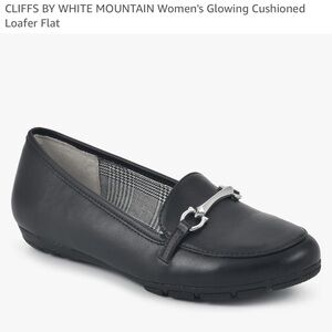 Cliffs by White Mountain Women's Black Cushioned Loafer Flat size 11W NWT